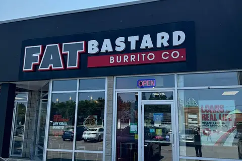 351 Kent Street W