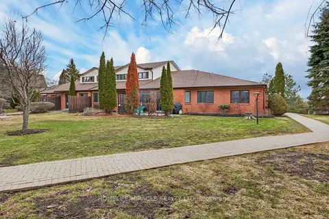 36 Champlain Crescent 32