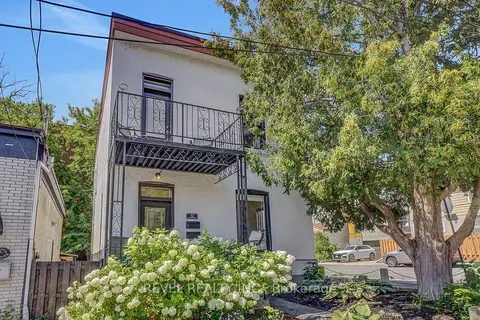 52 Lebreton Street N
