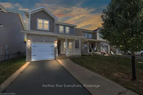 1653 Crimson Crescent