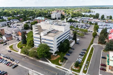 49 Place D' Armes 502