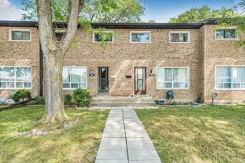 28 RIVERDALE Drive