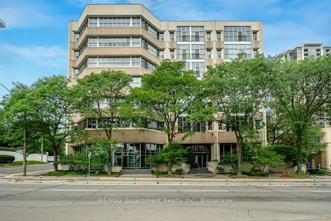 66 Bay Street S 107
