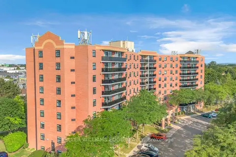 9 Bonheur Court 815