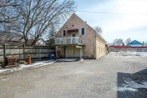 255 McDonnel Street S Upper Unit
