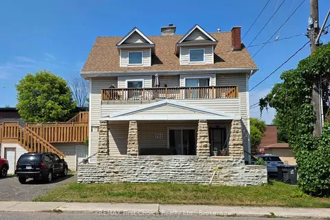 711 Ridgeway Street E