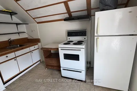 4138 Drummond Road Upper