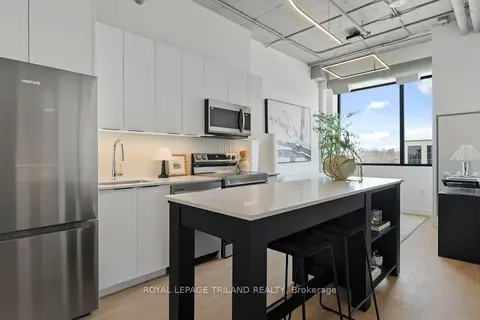 685 Richmond Street 203