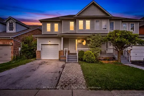 401 Wright Crescent