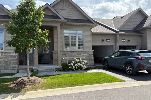 17 Lakewood Cres Crescent Unit 42