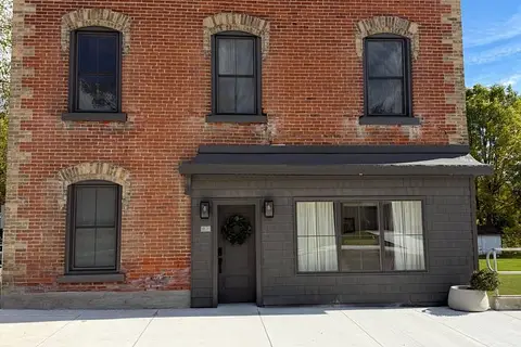 27 Arthur Street W
