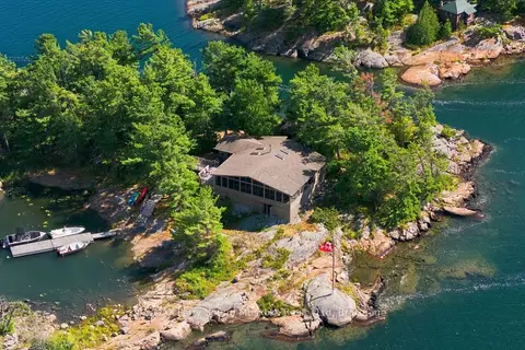 87 Tonches Island