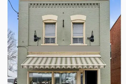 236 Victoria Street N