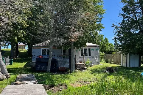 24 Pines Lane