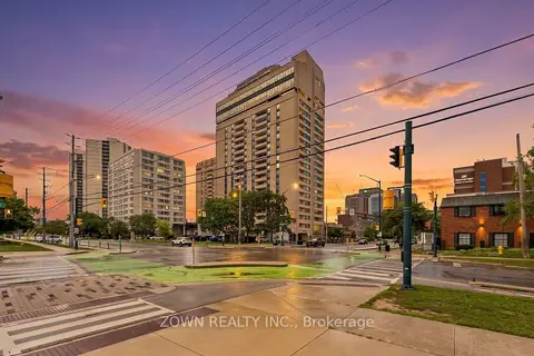 389 DUNDAS Street 2205