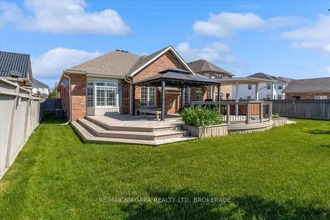 404 Wright Crescent