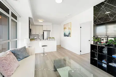 460 Dundas Street E 905