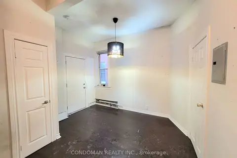 135 John Street S 4