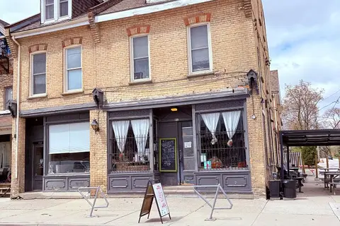 466 Dufferin Avenue 1