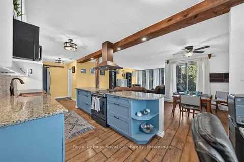 19 Woodlawn Road E 206