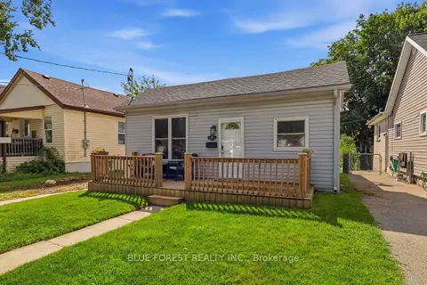 35 Mackay Avenue