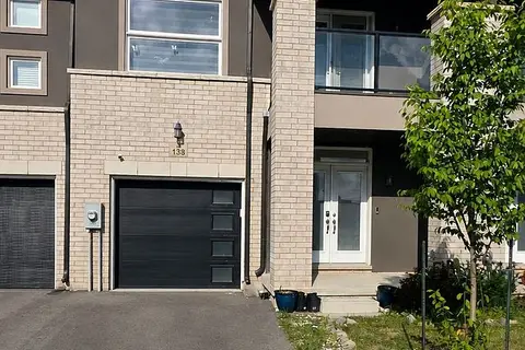 138 Renfrew Trail