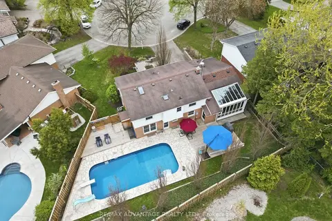 35 Cowan Place