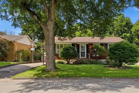 83 Amy Crescent