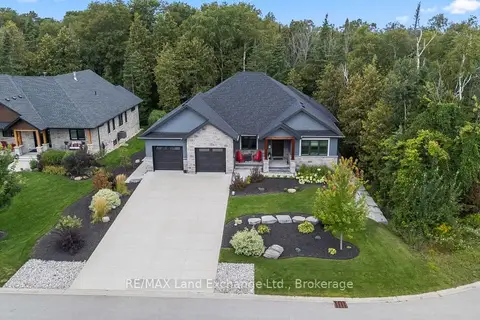 9 Lakeside Woods Crescent