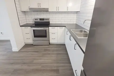 677 W Principale Street W Basement