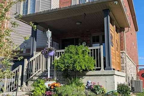 31 Paul Rexe Boulevard E