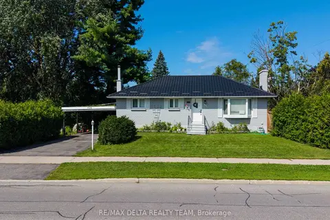 109 Meadowlands Drive W