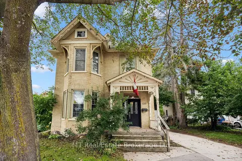 125 Elora Street S