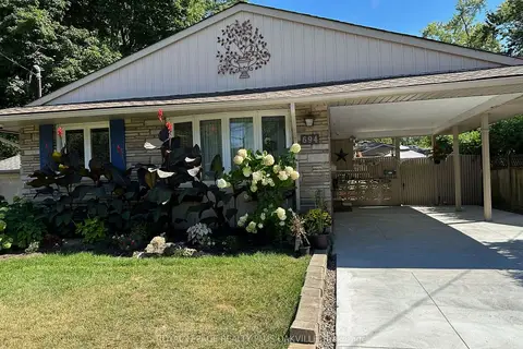 694 Niagara Street Upper