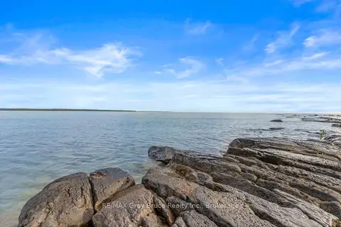 172 Greenough Point Road
