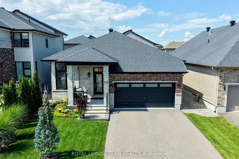 729 Carnelian Crescent