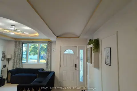 127 Wellington Street E