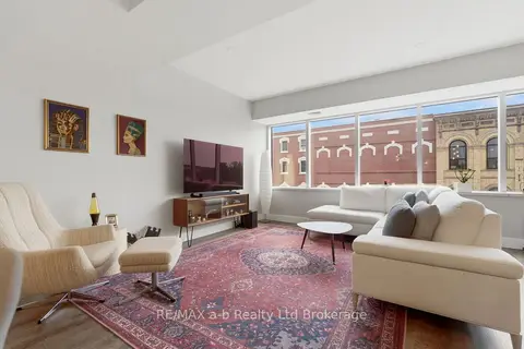 391 Dundas Street 3