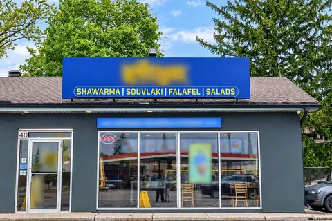 40 Dundas St S Unit 1