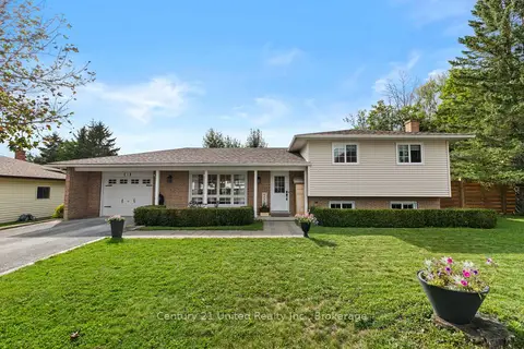 15 Lakefield Court