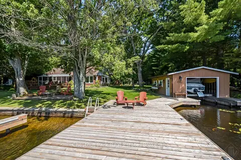 1019 Maplewood Road W