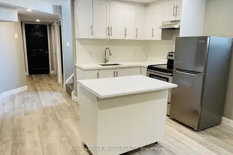 369 Sienna Crescent LOWER