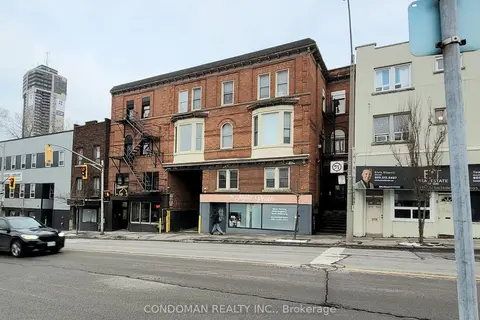 139 John Street S