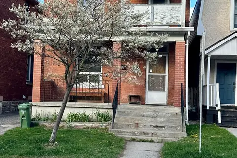 57 Spadina Avenue