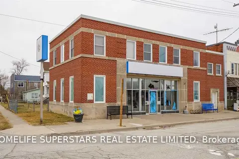 2 Erie Street S