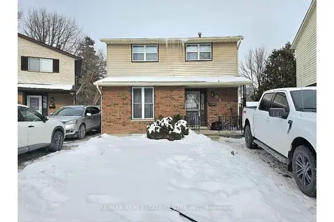 92 COPPERFIELD Crescent