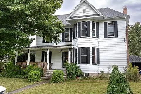 52 Beach Avenue