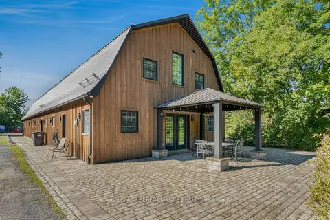 439 Front Road W