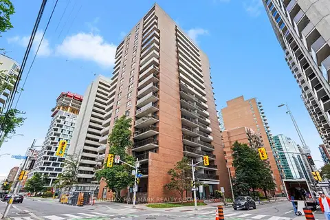 475 Laurier Avenue W 403