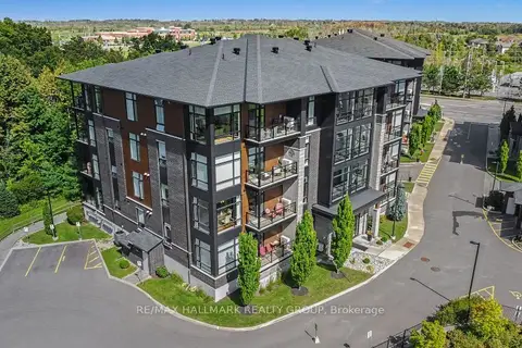 110 Cortile Private 202